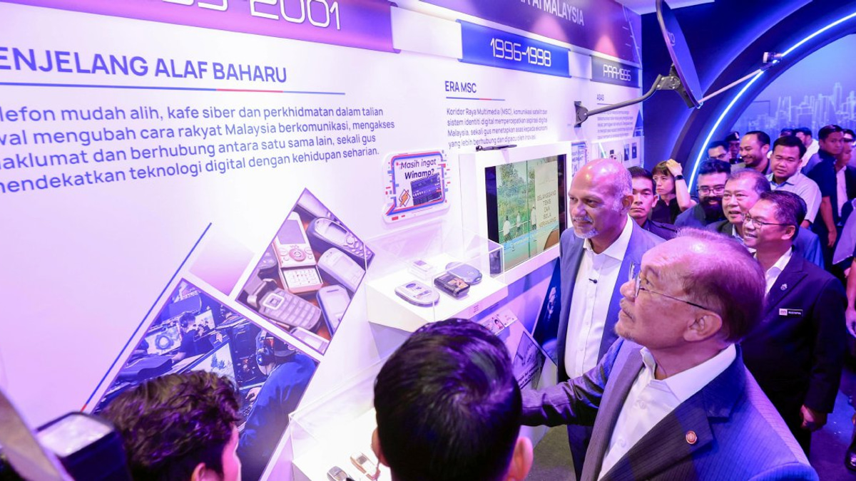Malaysia's AI Drive Must Bridge Digital Divide, Anwar Warns