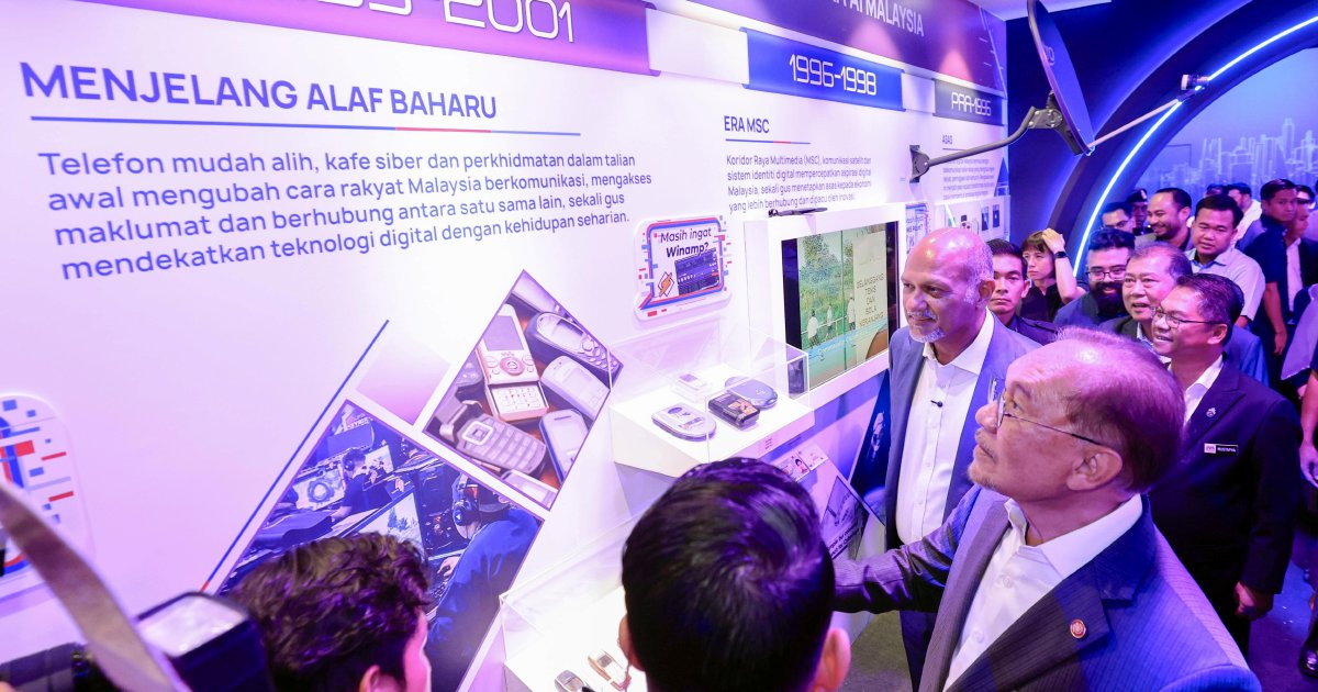 Malaysia's AI Drive Must Bridge Digital Divide, Anwar Warns