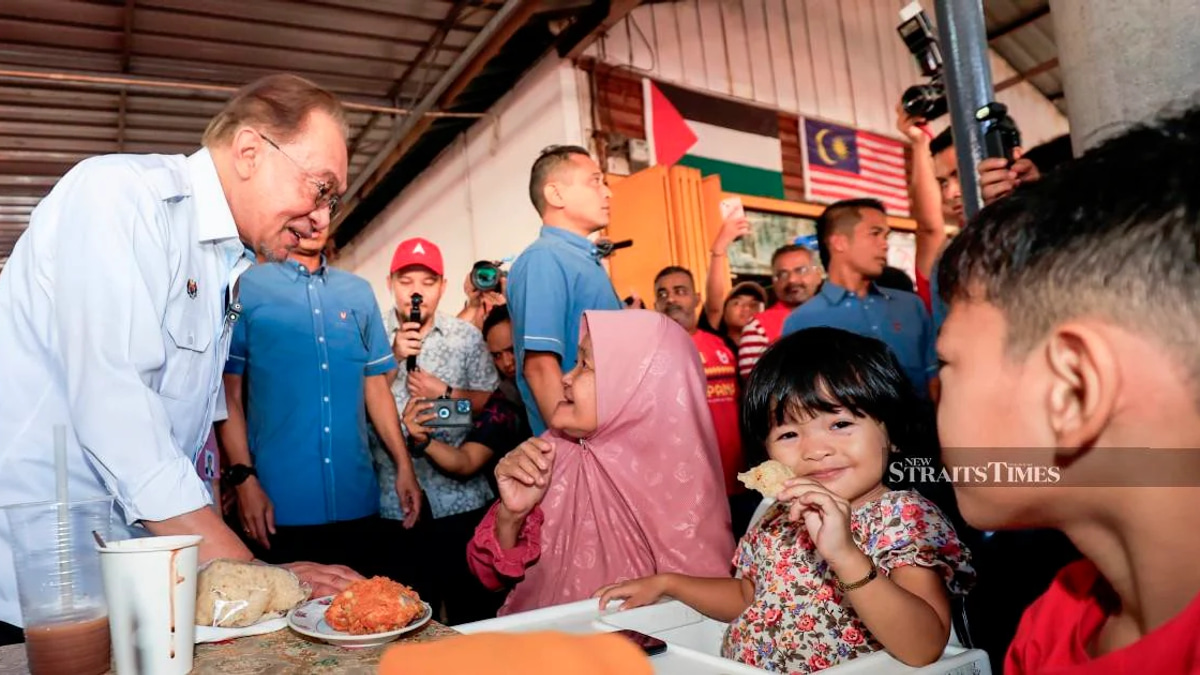PM Anwar Acknowledges Governance Gaps, Commits to Steady Progress