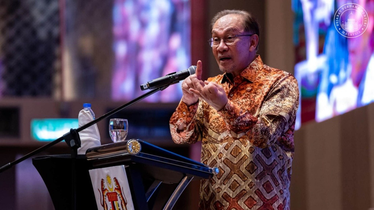 Government Committed to Supporting Young People Through Complex Modern Challenges, Says PM Anwar