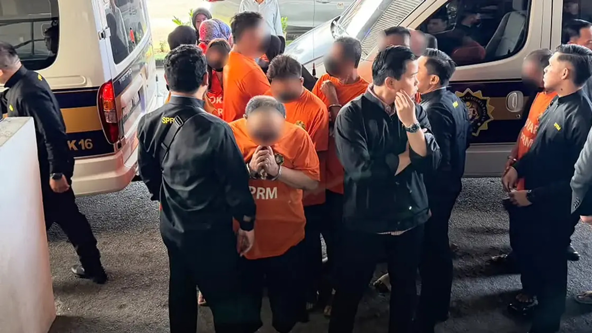 Government Agency Director and 12 Others Arrested in RM2.5 Million Corruption Investigation