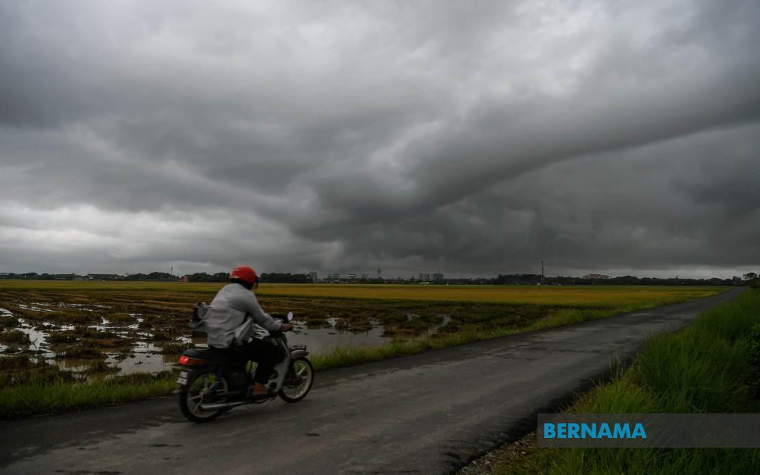 Eight States Face Thunderstorm and Heavy Rain Alert Until Evening