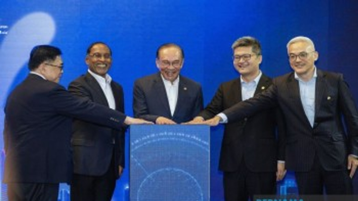 Ant International's Kuala Lumpur Hub to Anchor Malaysia's Digital and AI Leadership, PM Says