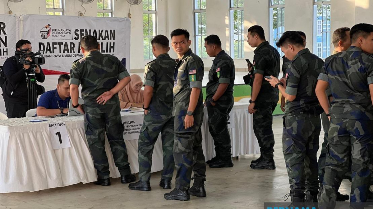Security Force Personnel Cast Early Votes in Johor Election