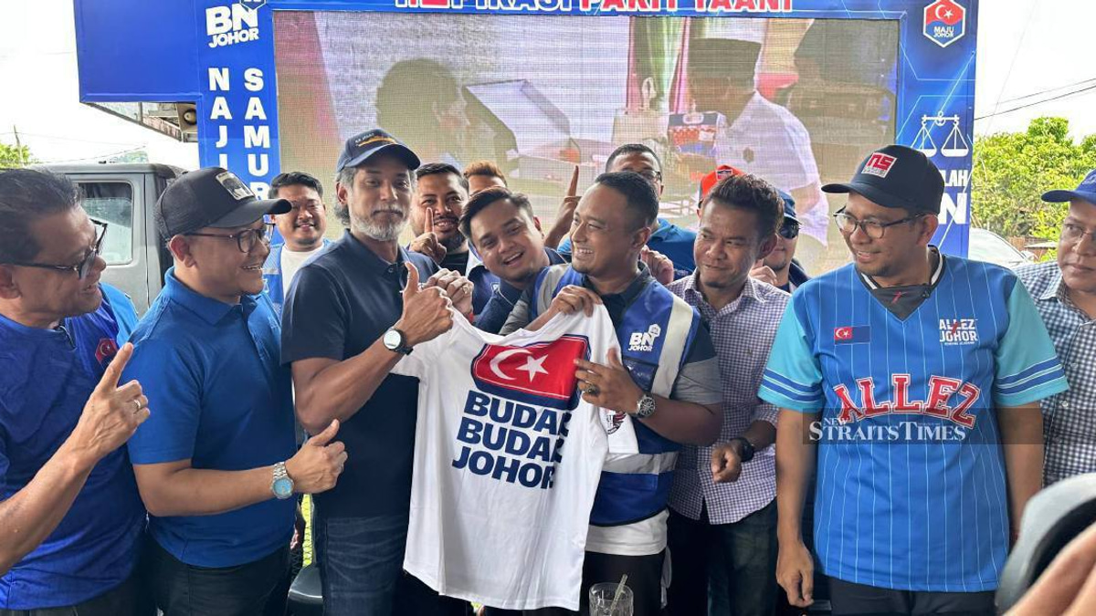 Khairy Calls for Bersatu Unity Behind BN in Johor Polls