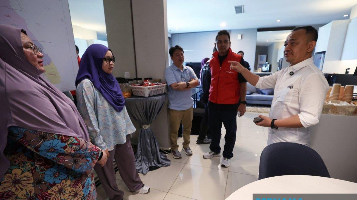 Tech-First Approach: Maszlee Malik Pledges Mobile App for Puteri Wangsa Constituent Services