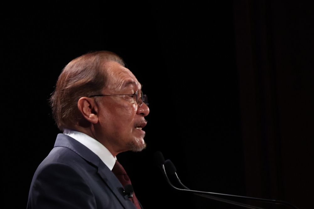 Anwar Ibrahim sues PAS deputy president Tuan Ibrahim over alleged defamatory remarks