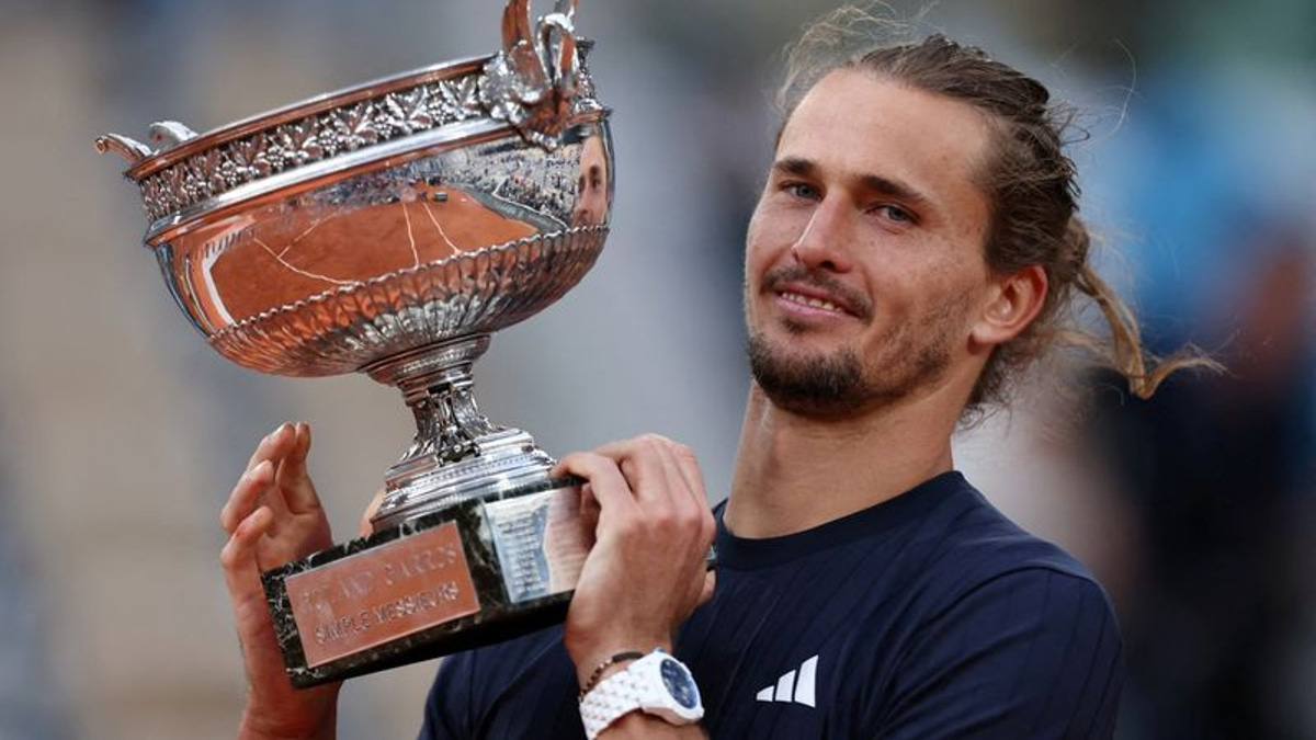 Djokovic Pursues 25th Major at U.S. Open as Zverev Emerges as Primary Challenger