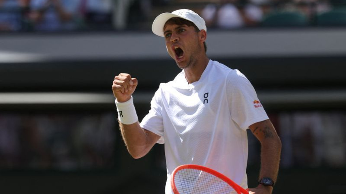 Cobolli Advances to Wimbledon Quarter-Finals, Eyes Ice Cream and Father's Pasta