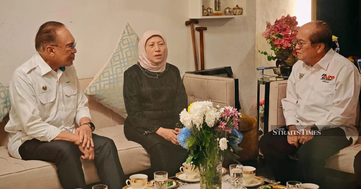 PM Anwar Extends Sympathy to Minister Nancy Shukri After Husband's Passing