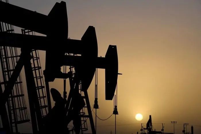 Oil prices surge as US-Iran tensions escalate, threatening global supply routes