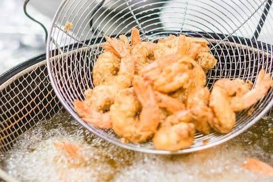 Taiwan prosecutors charge 15 people, four firms in tainted cooking oil scandal
