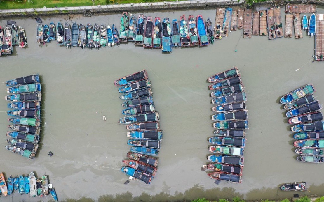 China Declares Highest Typhoon Alert as Noul Bears Down on Guangdong