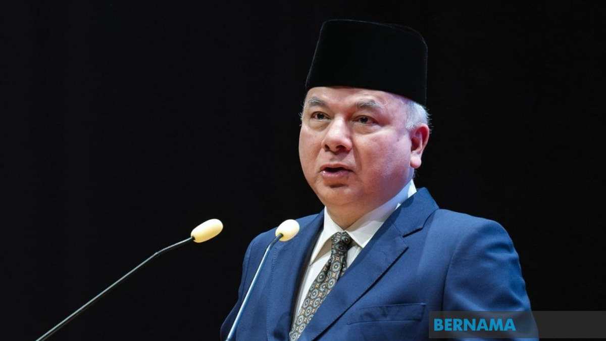Sultan Nazrin Shah Proposes International Standards for Islamic Endowment Governance