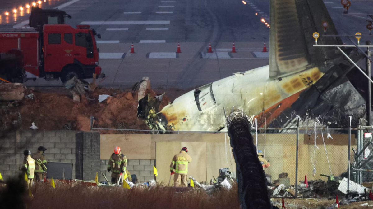 Police expand Jeju Air crash investigation with raids on airport operator and transport ministry