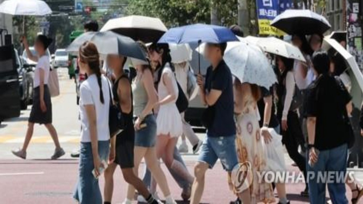 Seoul Swelters as Temperatures Soar Past 40°C, Marking Six-Year Record