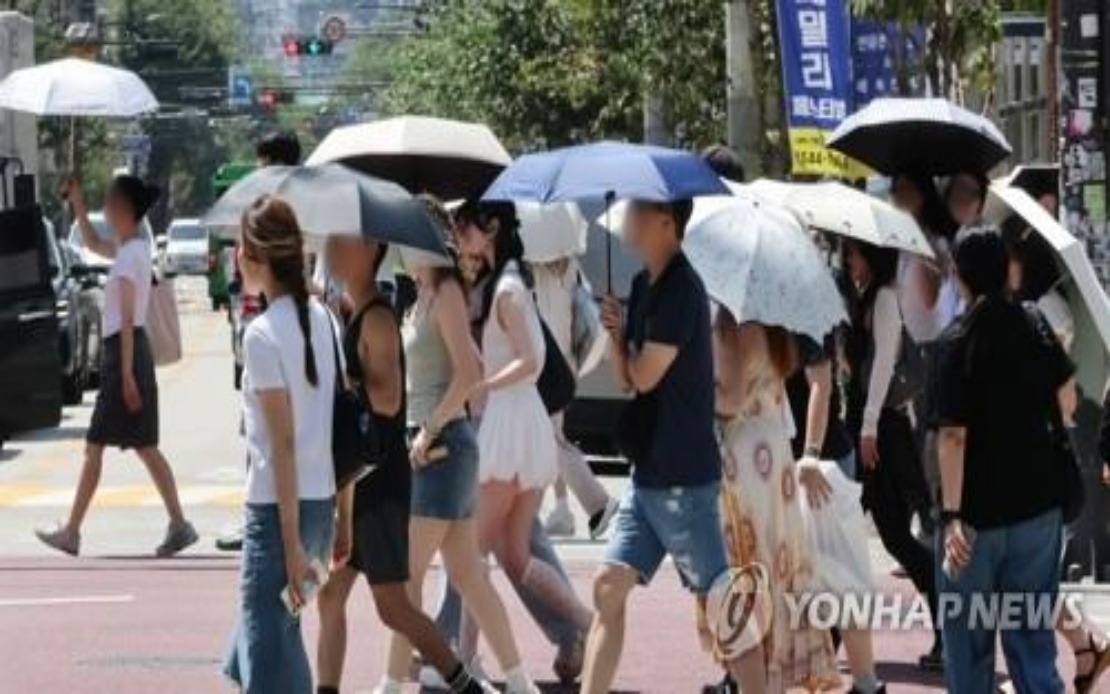 Seoul Swelters as Temperatures Soar Past 40°C, Marking Six-Year Record