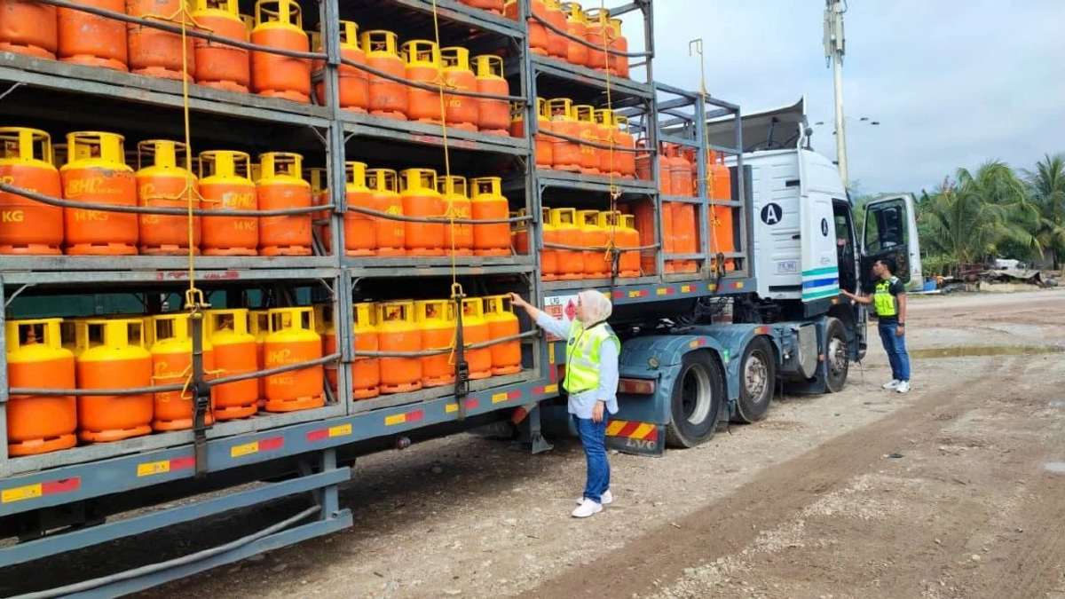 Bentong raid uncovers RM405,000 cache of unlicensed LPG cylinders in secured compound