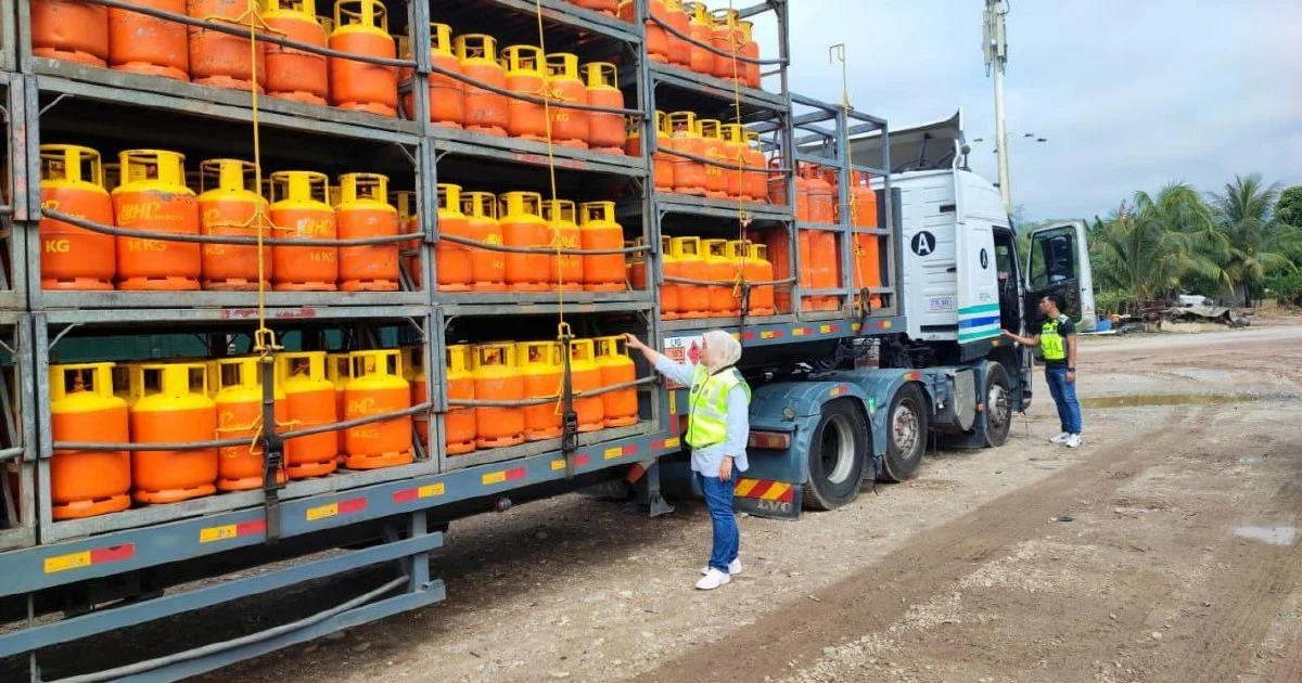 Bentong raid uncovers RM405,000 cache of unlicensed LPG cylinders in secured compound