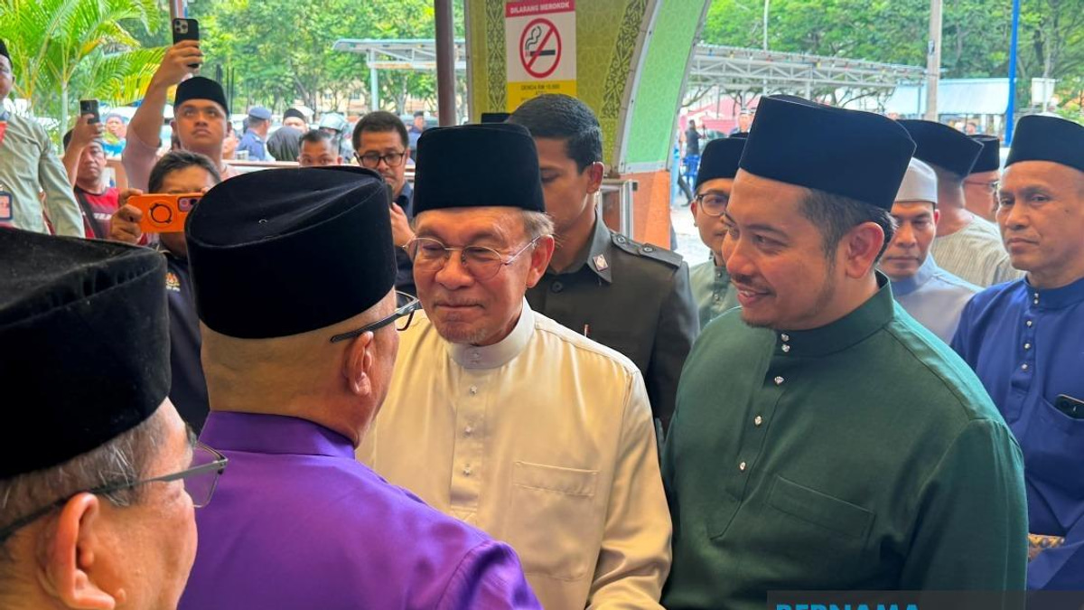 Azam Baki's NFCC Board Role Independent of MACC Position, Says Anwar