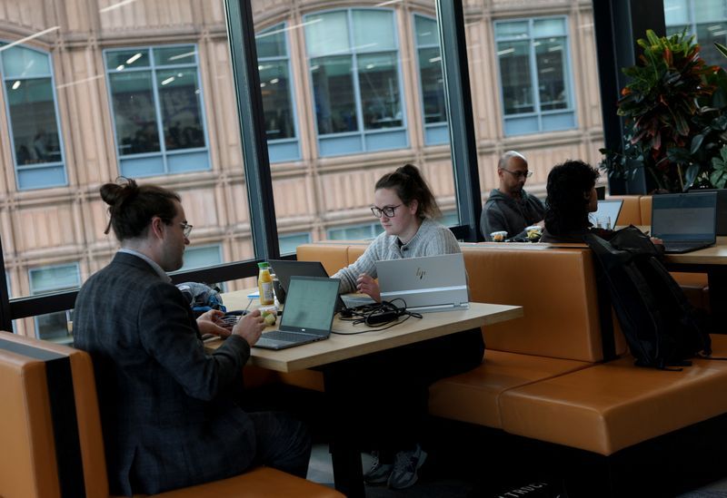 UK Economy Showing Real Gains from AI Boom, Driven by Tech Investment Surge
