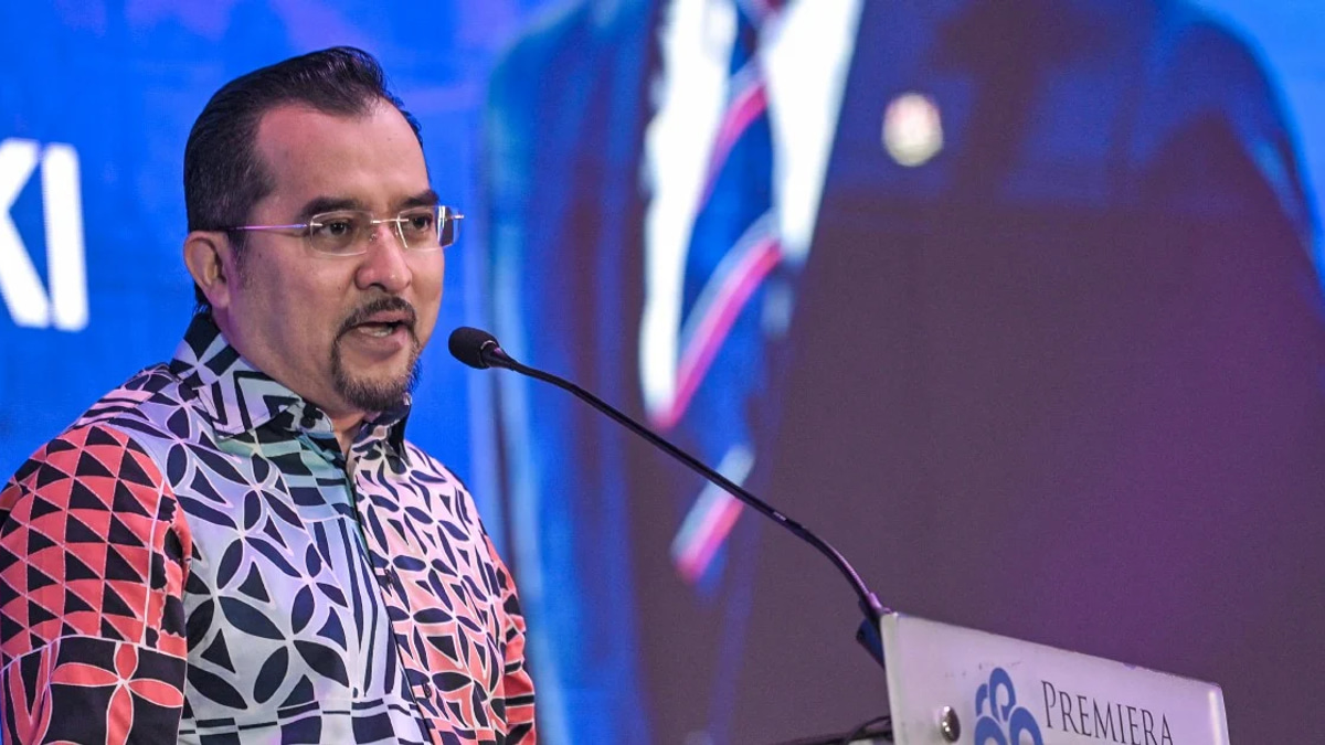 Umno's Asyraf Challenges PH's Criticism of Pas Support for BN in Johor