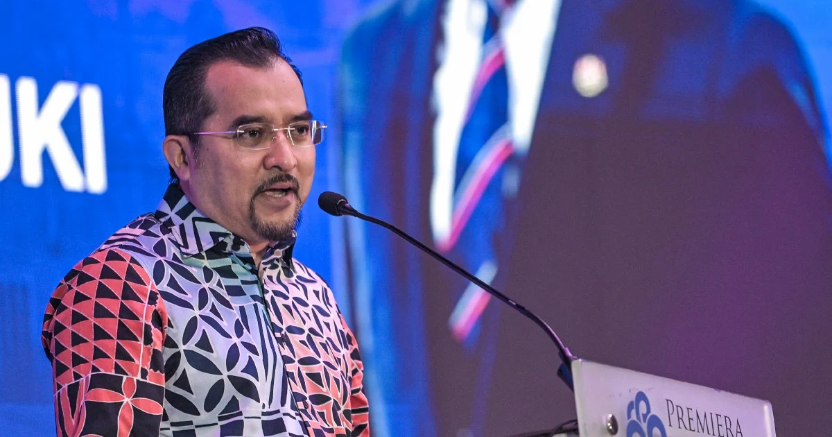 Umno's Asyraf Challenges PH's Criticism of Pas Support for BN in Johor