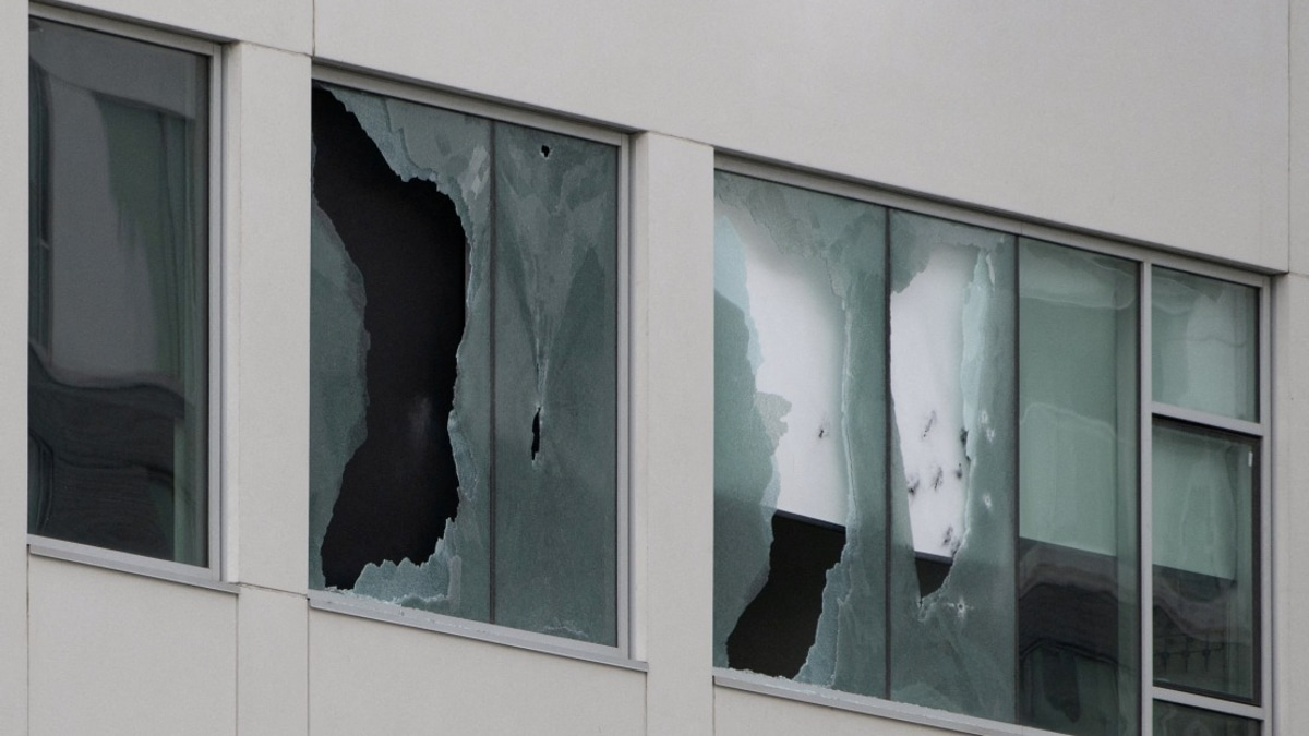 Montreal Police Officer Among Three Killed in Shooting