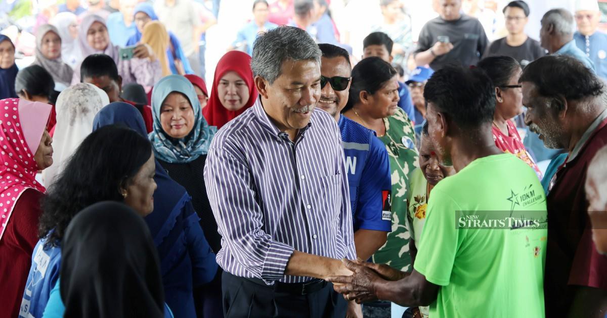 Mohamad Hasan Ready to Relinquish Foreign Minister Role if PM Directs