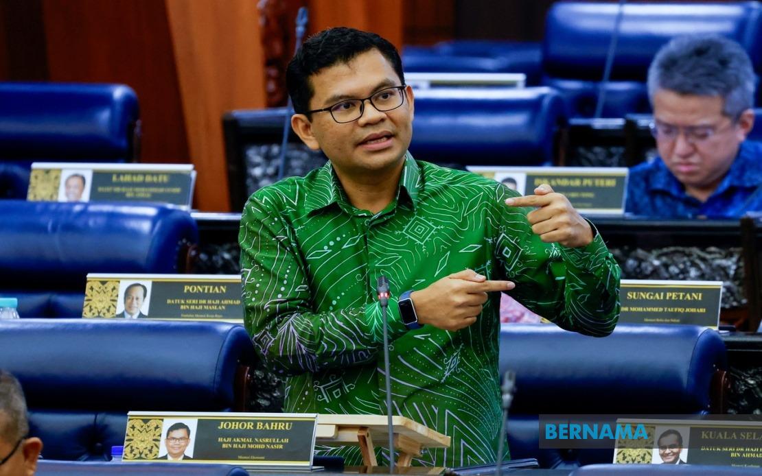 Malaysia's Labour Market Shows Resilience as Job Losses Decline, Says Economy Minister