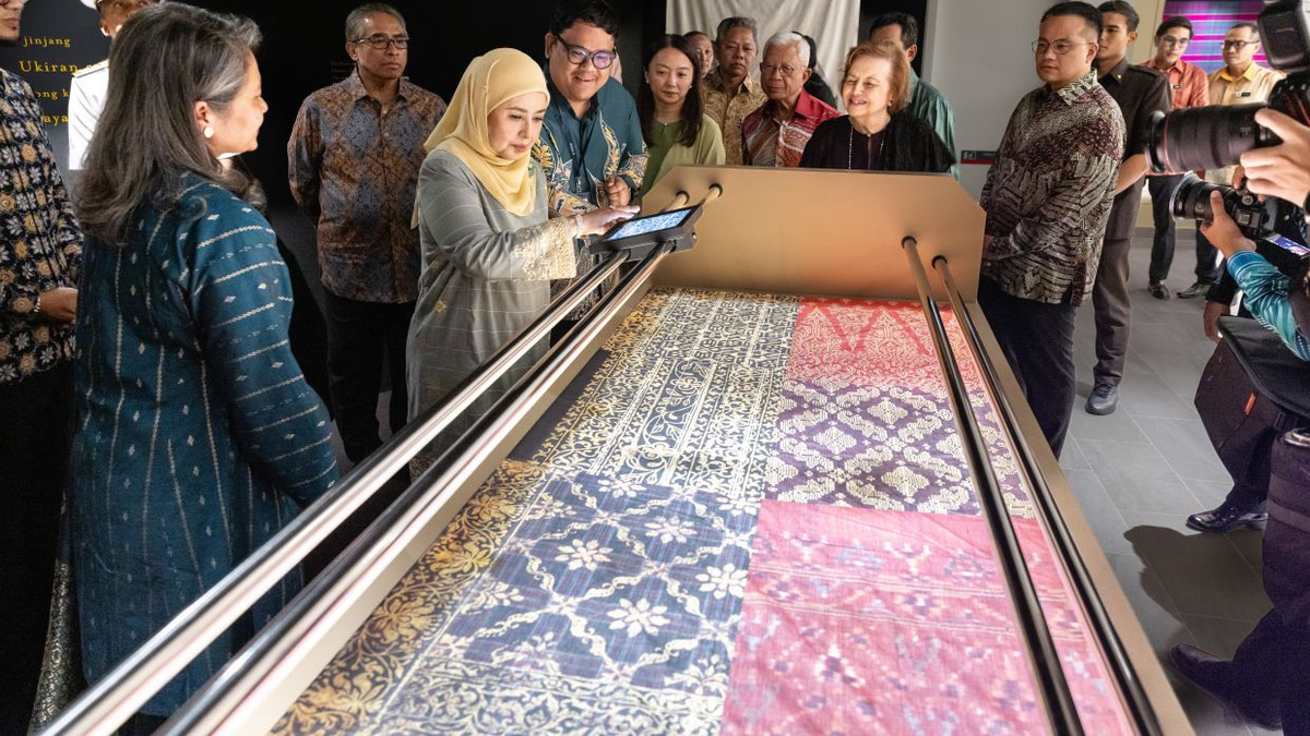 Queen Zarith Sofiah Opens Merdeka Textile Museum to Preserve Malay Cultural Heritage