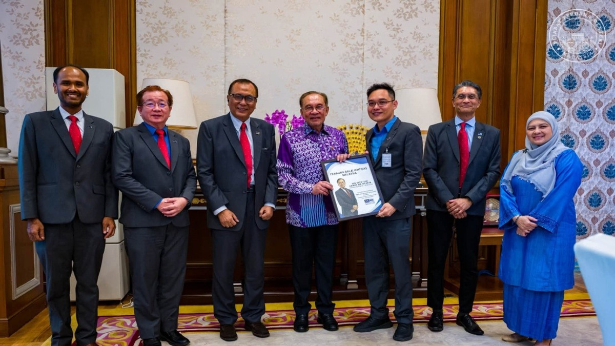 PM Anwar Prioritises AI and Professional Talent Development in Meeting with BIM