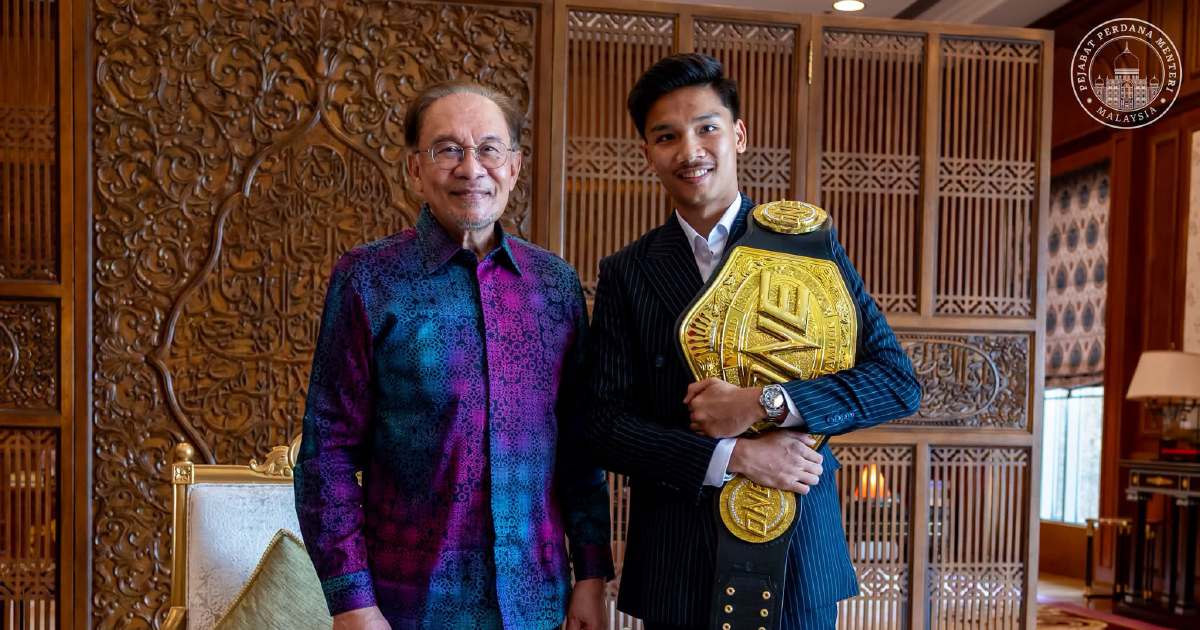 Anwar Celebrates Aliff Rakib's Historic ONE Muay Thai Championship Victory
