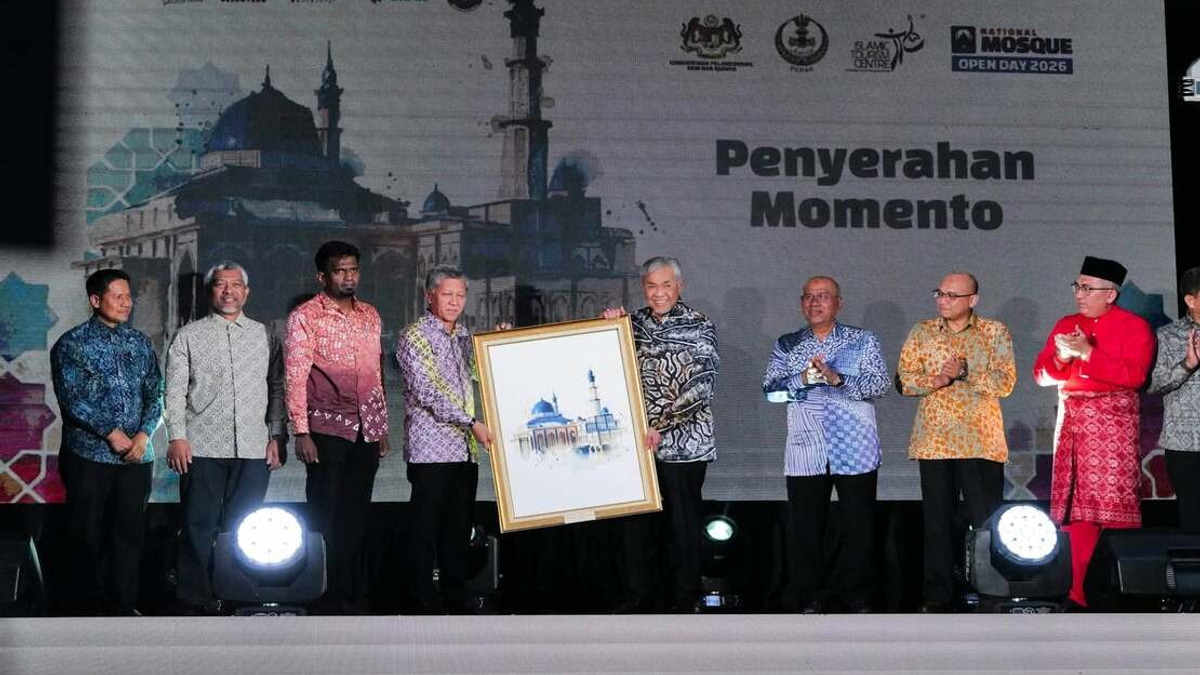 Mosques Should Be Integrated Into Malaysia's Tourism Sector, Says Ahmad Zahid