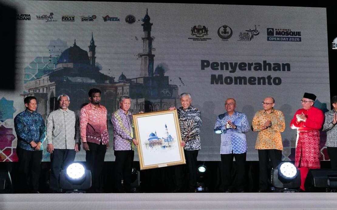 Mosques Should Be Integrated Into Malaysia's Tourism Sector, Says Ahmad Zahid