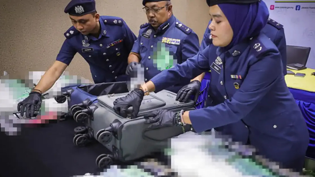 Two men arrested at Kuching airport with RM1.32 million in narcotics