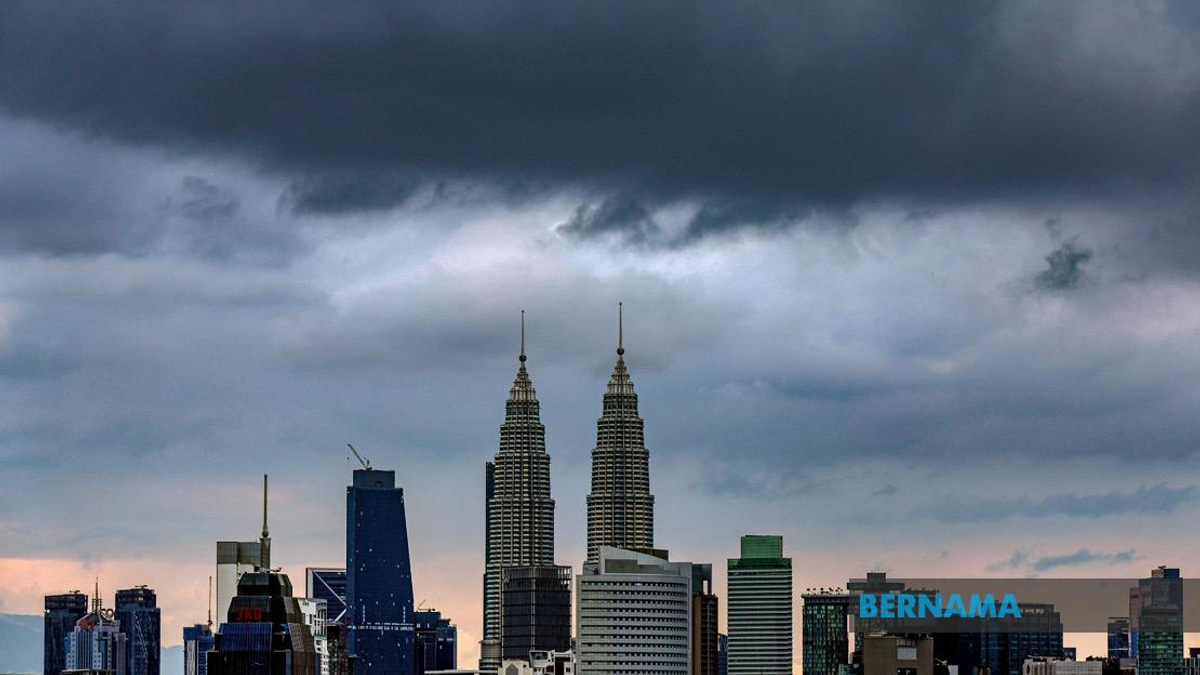 MetMalaysia Issues Severe Weather Alert for Greater KL Region and Eight States