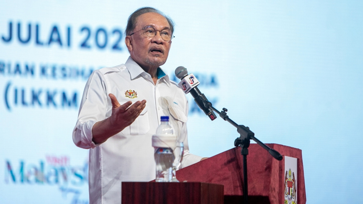 Anwar Defends Fuel Subsidy Approach, Cautions Against Rising National Debt