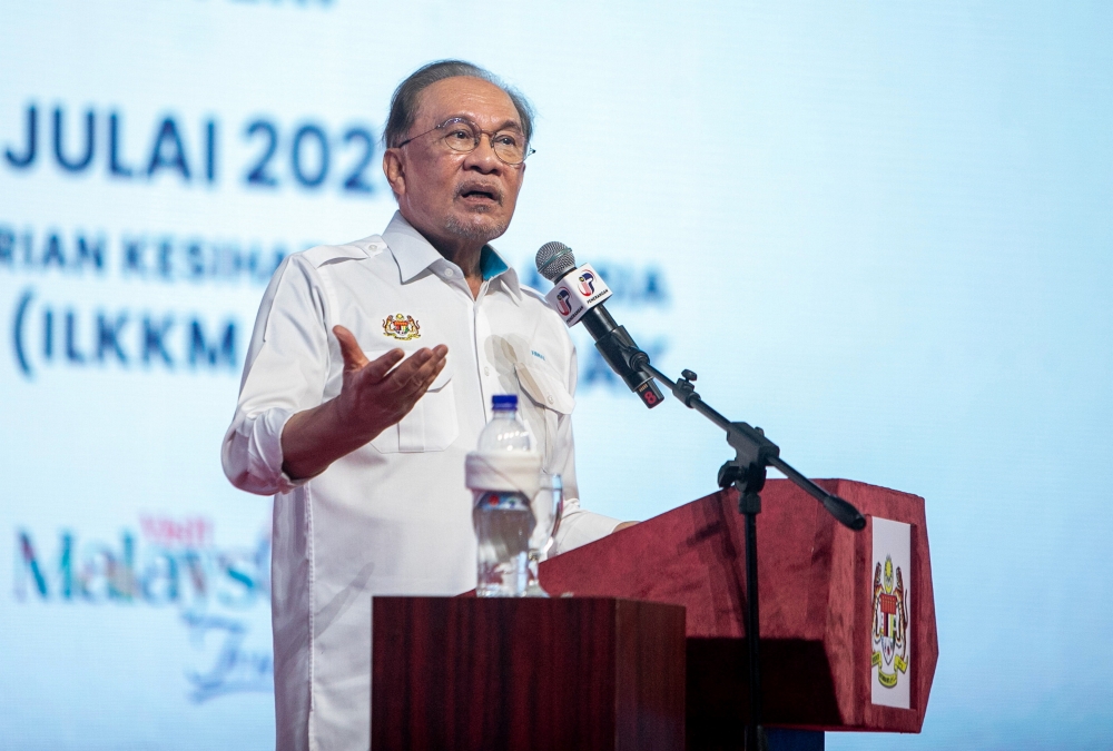 Anwar Defends Fuel Subsidy Approach, Cautions Against Rising National Debt