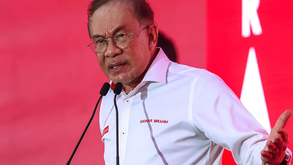 Anwar Emphasises Importance of Maintaining Cordial Ties With Malay Rulers