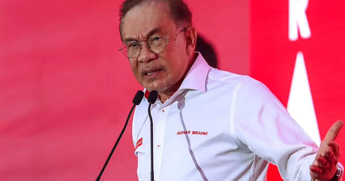 Anwar Emphasises Importance of Maintaining Cordial Ties With Malay Rulers