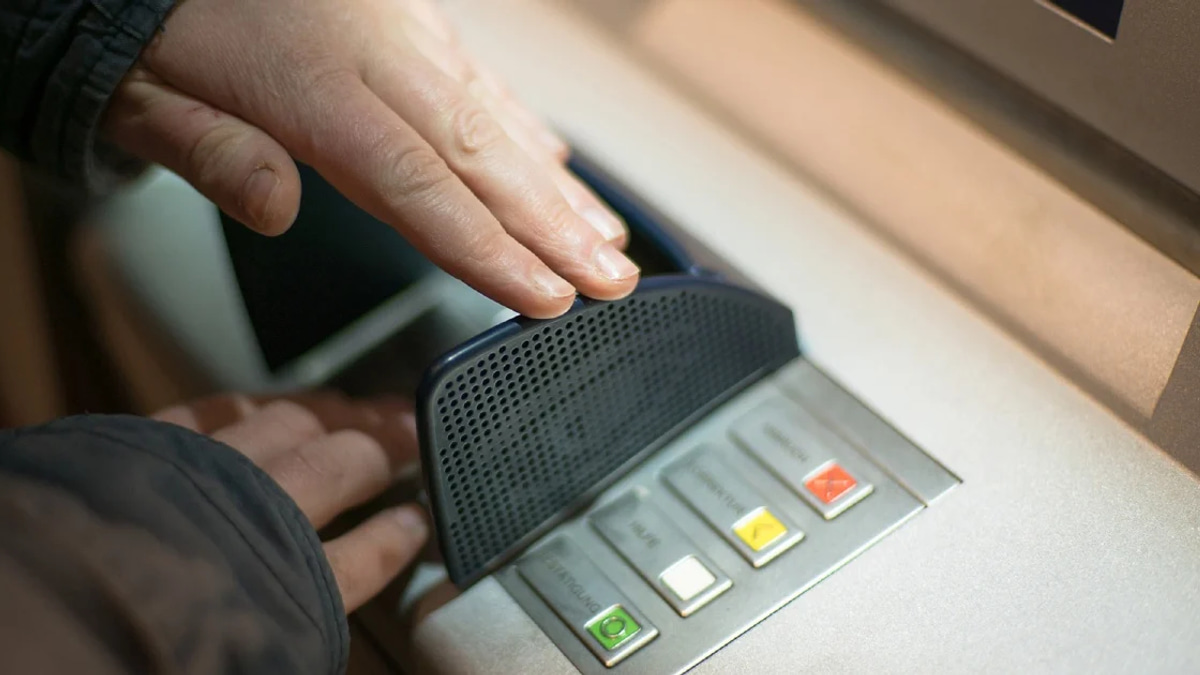 Three Malaysians held in Singapore within hours of crossing border for cash scam operation