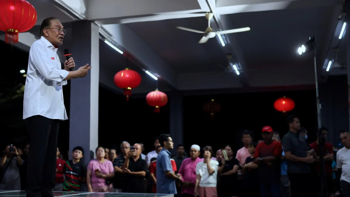 Anwar to press Beijing on durian crisis as Malaysian growers face export slump