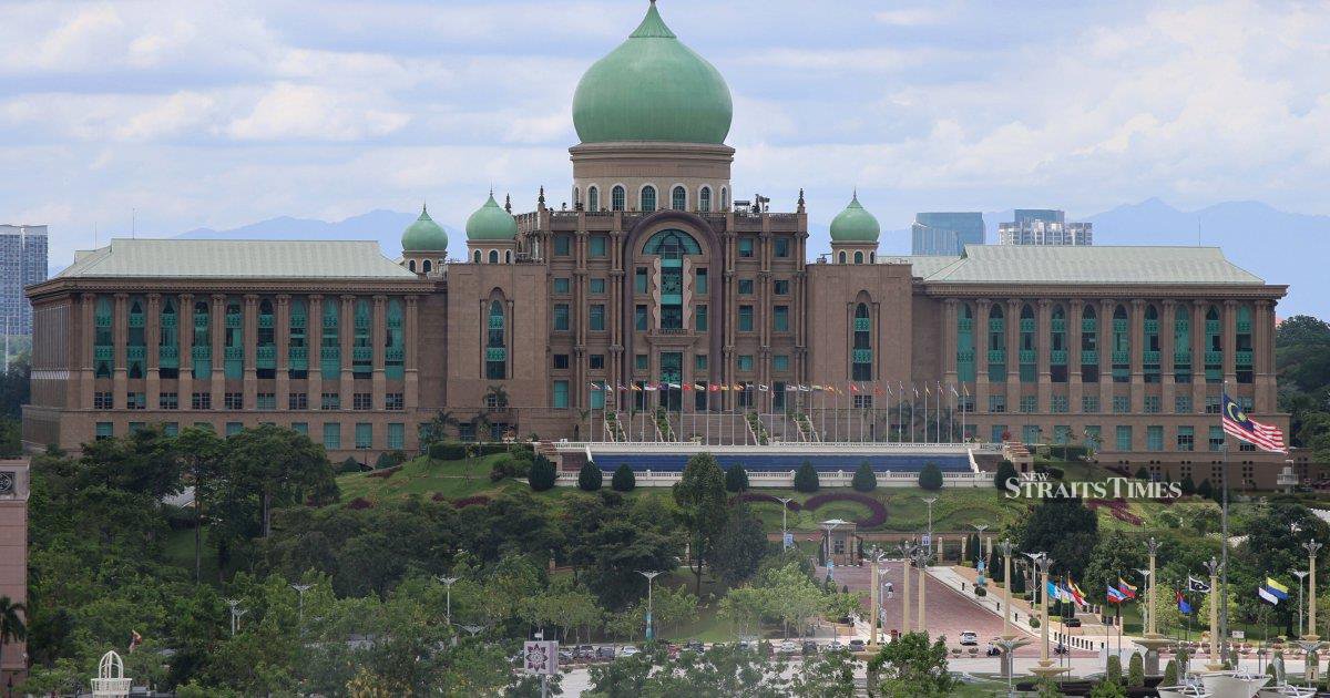 Malaysia Charts Careful Course Through Shifting Regional Tensions