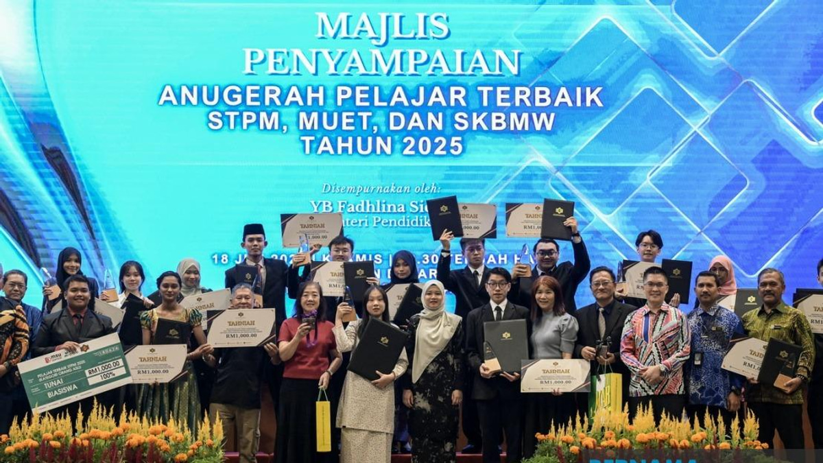 Eighteen Top STPM Graduates to Benefit from Public University Scholarship Initiative