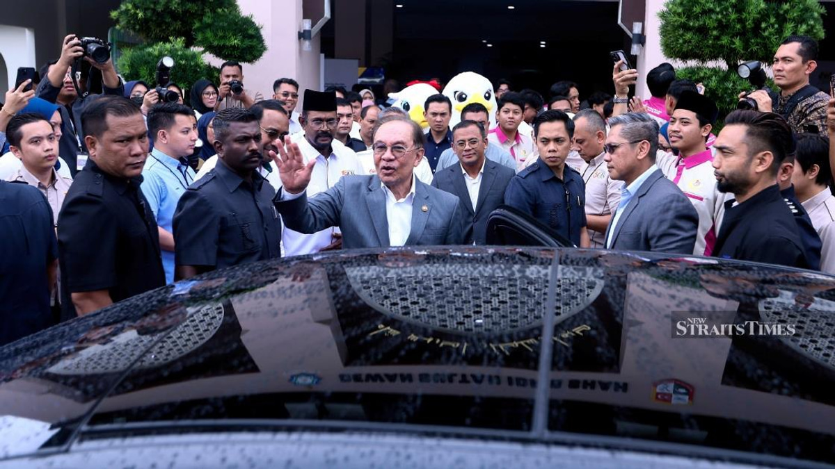 Malaysia Cannot Afford Deeper Fuel Cuts as Subsidy Bill Hits RM40 Billion Yearly