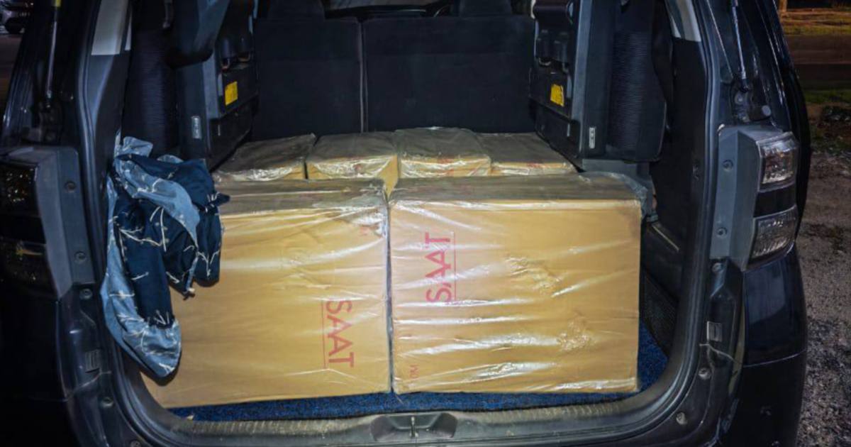 Police nab Vellfire driver with 60,000 duty-unpaid cigarettes worth RM112,200 in Kota Baru