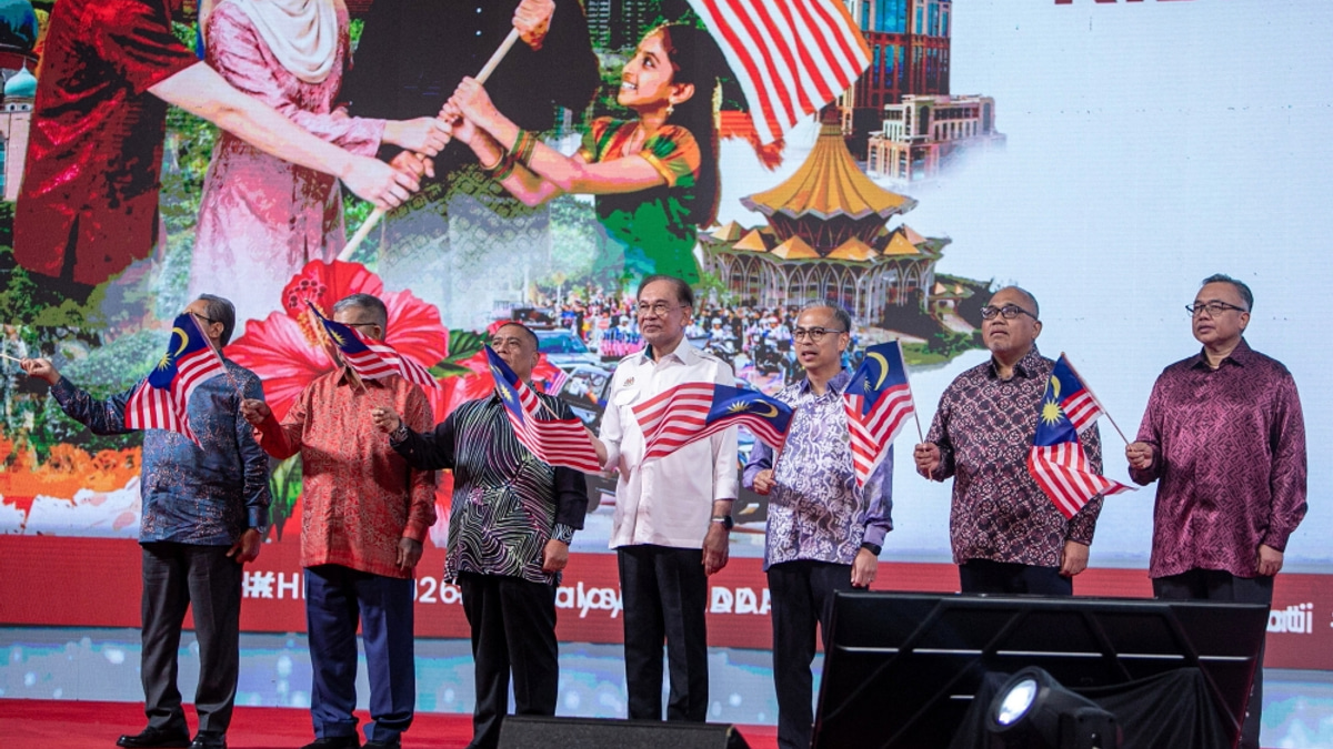 Anwar reminds youth of independence struggle's enduring lessons