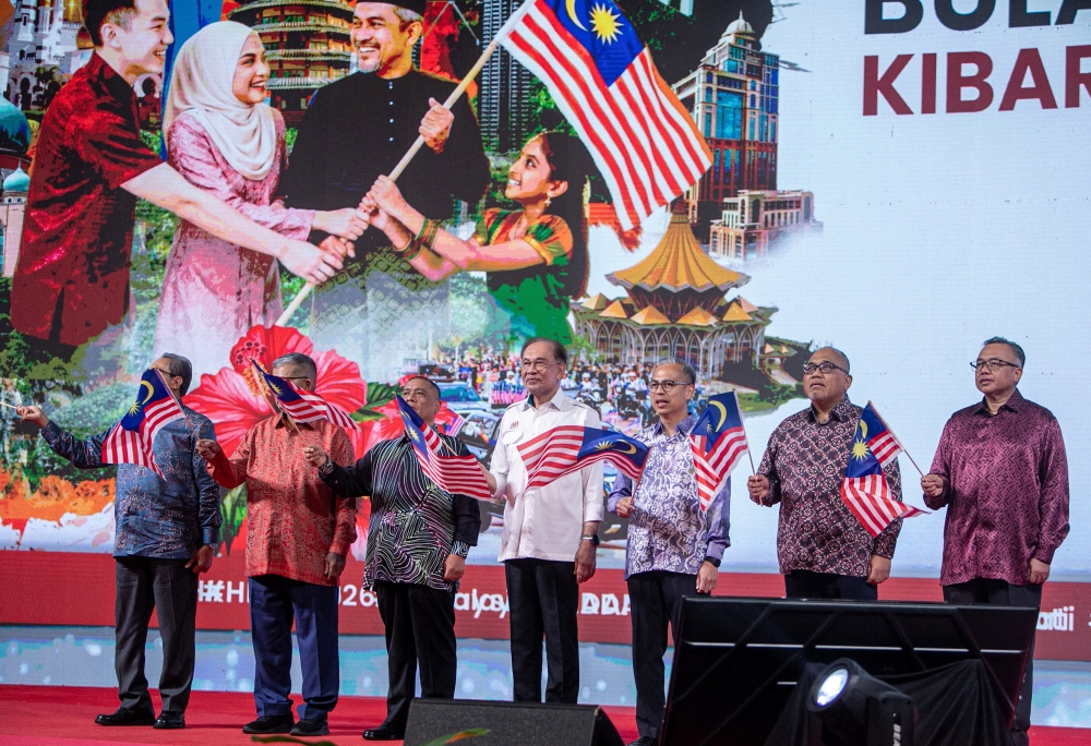 Anwar reminds youth of independence struggle's enduring lessons