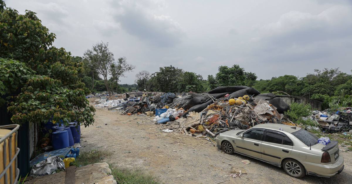 Johor establishes task force to investigate alleged Singapore construction waste dumping in Pontian